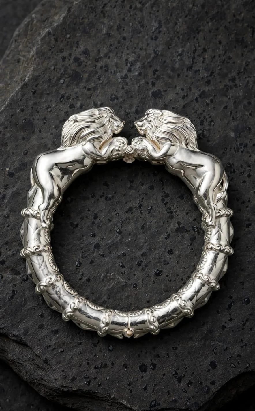 Twin Lion Kada