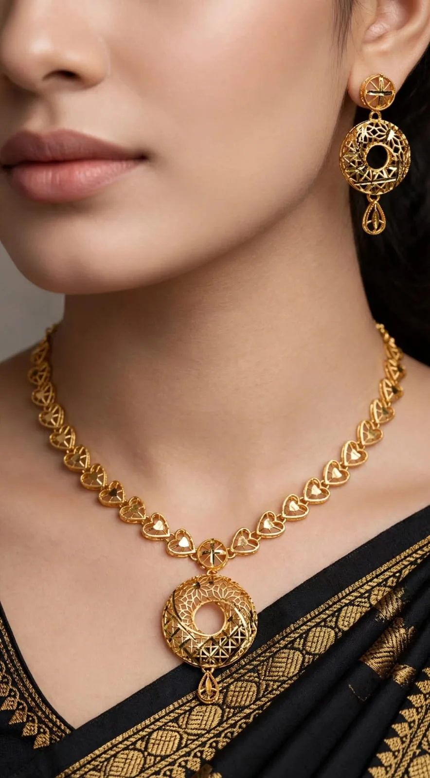 Gold-plated Filigree Hoop Necklace