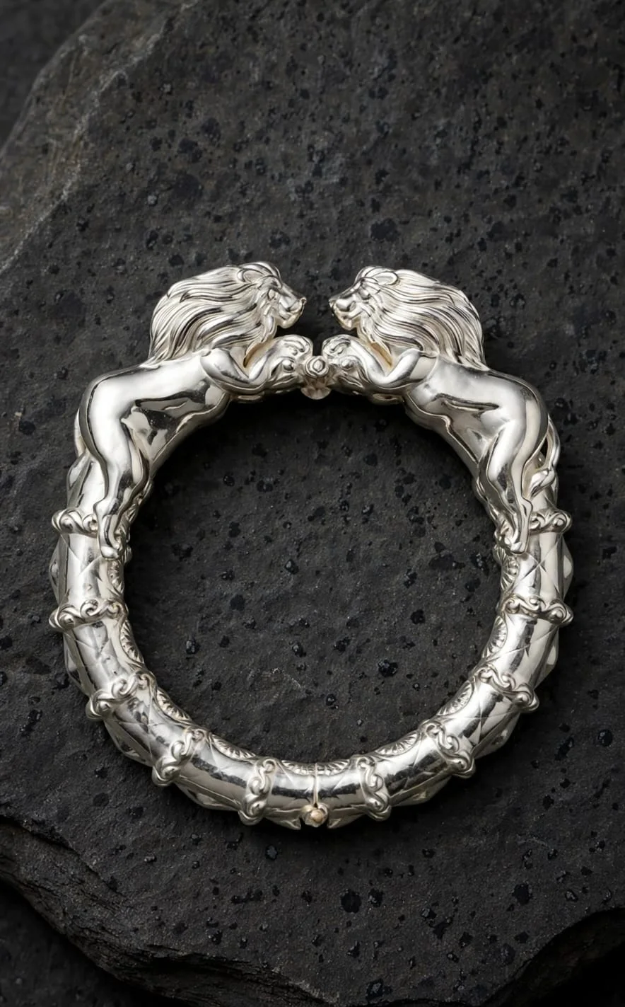 Twin Lion Kada
