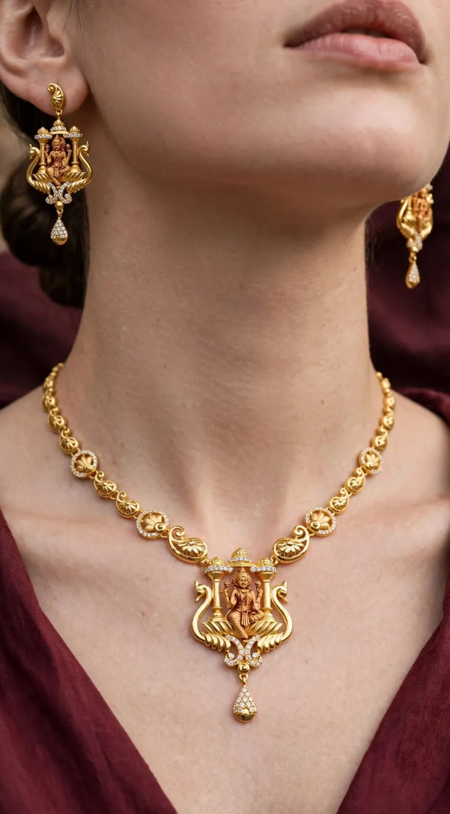 Gold-plated Swan Lakshmi Necklace Set